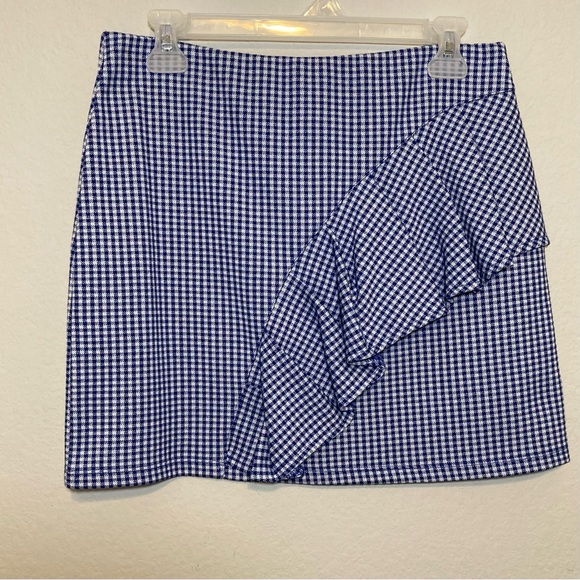 NWT TOPSHOP Gingham Blue White Ruffled Across Front Mini Skirt Size 8 - Picture 2 of 11